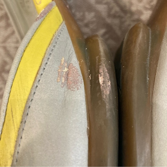 JOHN FLUEVOG Sz 7.5 Arigato 09 Taupe and Yellow Low Heel Slip On Shoes - Picture 5 of 13